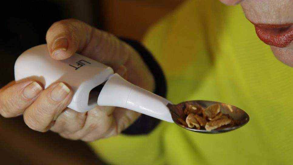 Cuchara para enfermos de Parkinson, nuevo utensilio chino