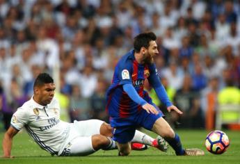 Doblete de Messi da a Barcelona el clásico español