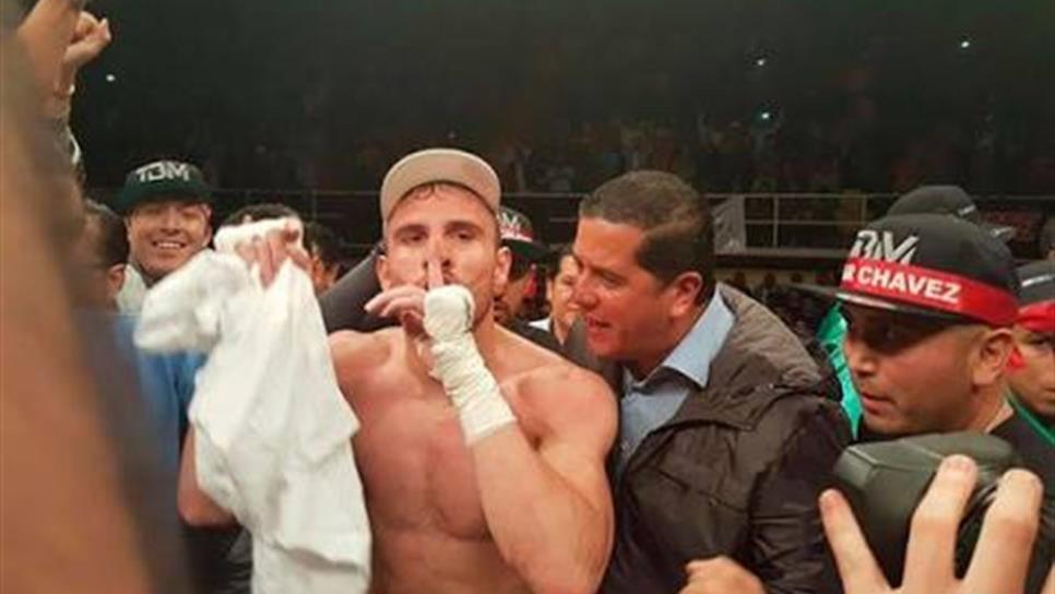 Omar Chávez noquea en dos rounds al “Inocente” Álvarez