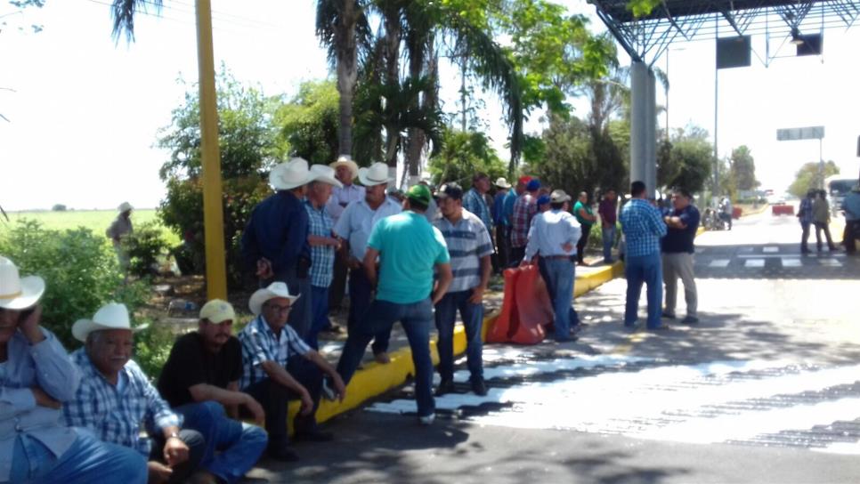 De nuevo, productores toman caseta de Costa Rica