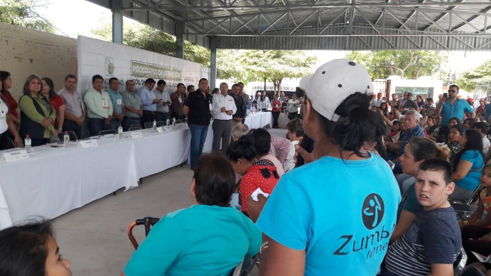 Llevan programa “Mano con Mano” a la colonia Morelos Llevan programa “Mano con Mano” a la colonia Morelos