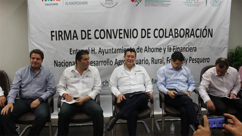 Ahome firma primer convenio con FND
