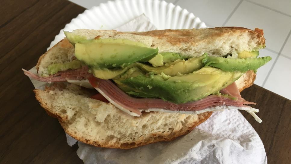 Las tortas de pierna y de carnes frías son tradición de Monterrey