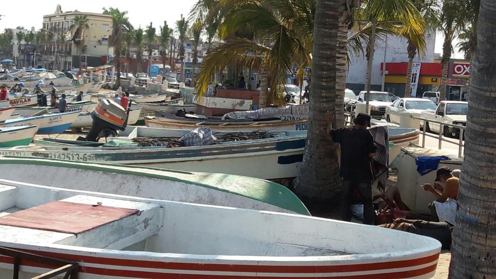Aflora conflicto entre pescadores y parachutero influyente en Playa Norte