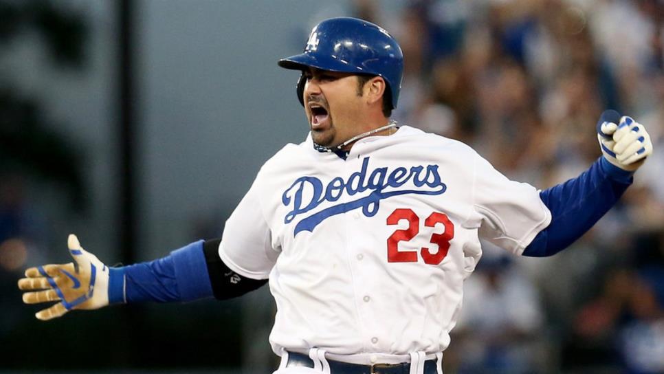 Repiten destacada labor Romo y González en triunfo de Dodgers