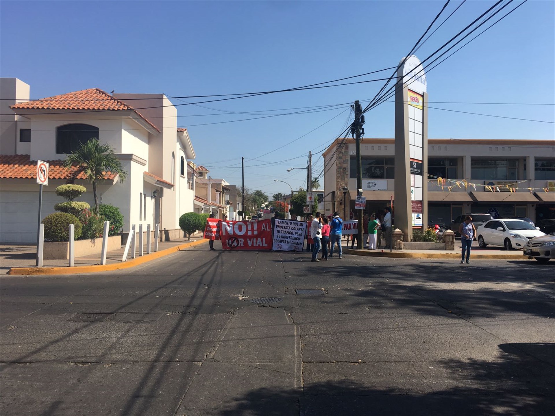 De nuevo vecinos de la Chapultepec protestan por el Par Vial