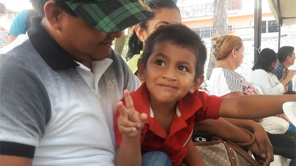 Rogelio va por la tercera cirugía de labio y paladar hendido