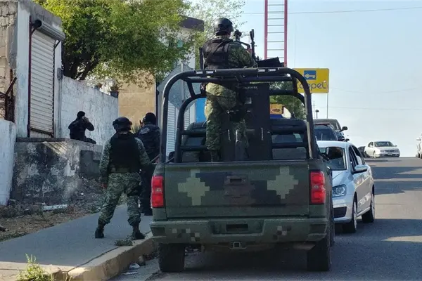 Catean militares viviendas en El Palmito y Barrancos Catean militares viviendas en El Palmito y Barrancos