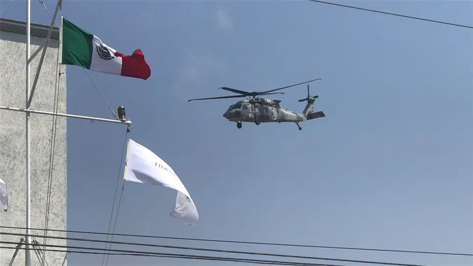 Helicóptero sobrevuela diversas colonias de Culiacán