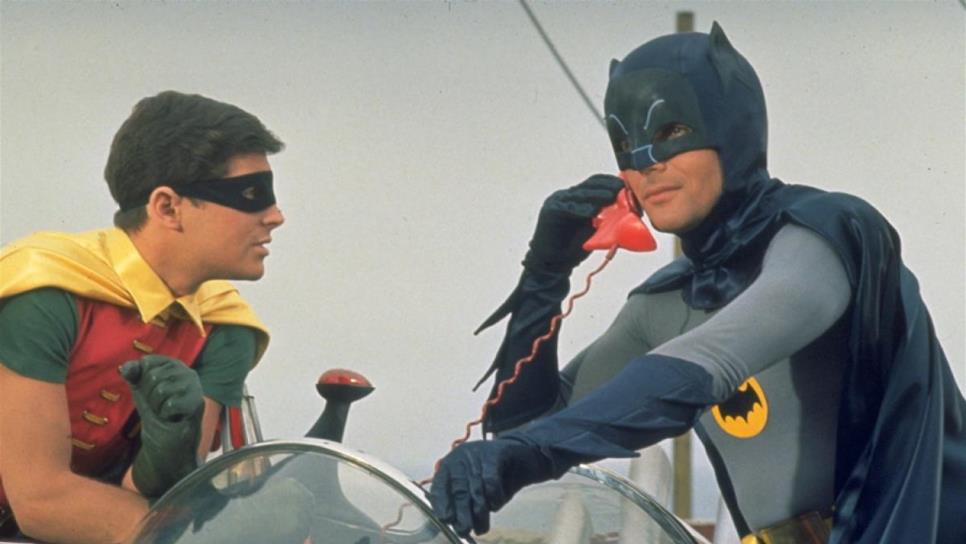 Muere Adam West, protagonizó a “Batman” en la década de los 60