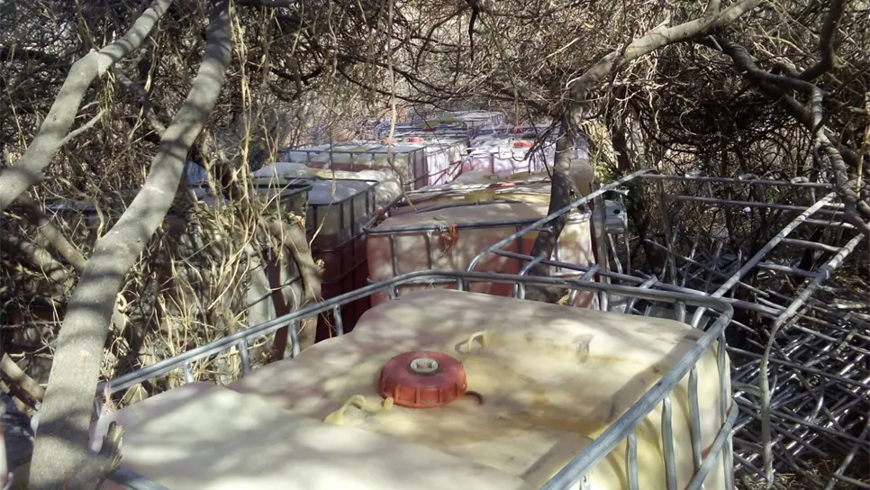 Militares aseguran camionetas y gasolina en Guamúchil