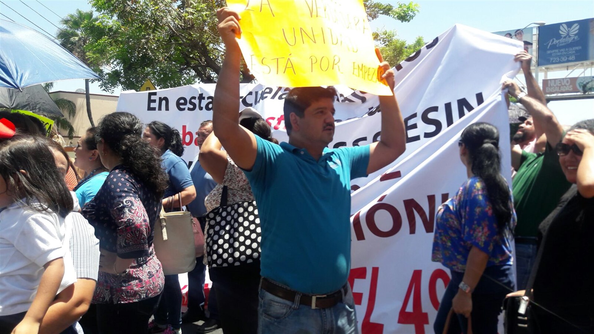 Maestros denuncian megapensiones para integrantes del SNTE 53