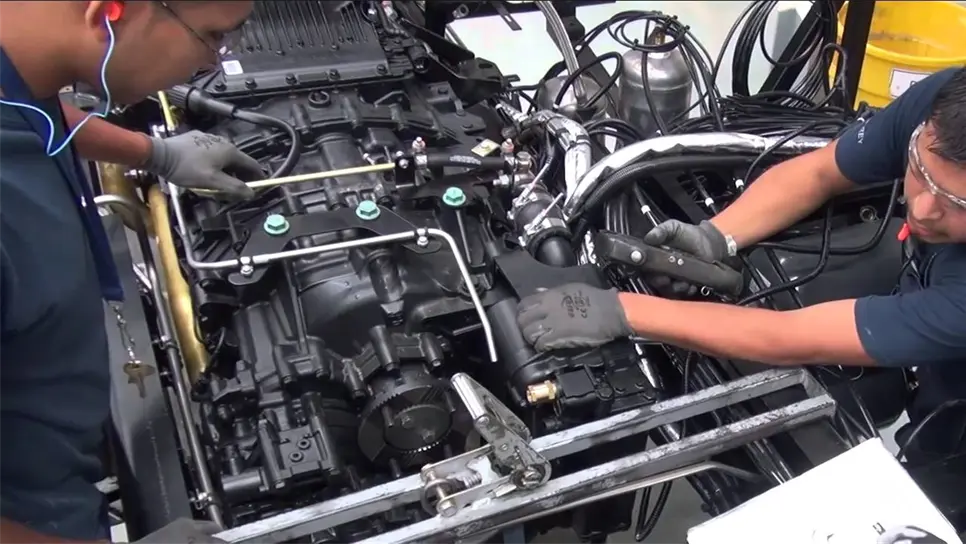 Alta tecnología automotriz desplaza pericia de mecánicos tradicionales