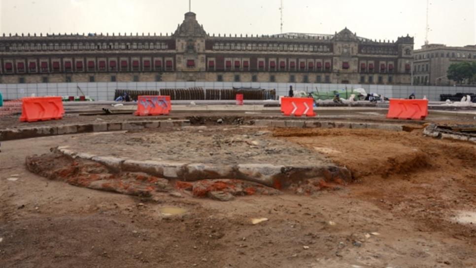 Arqueólogos del INAH hallan plataforma circular en el Zócalo capitalino