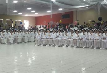 Se gradúan 488 de Enfermería