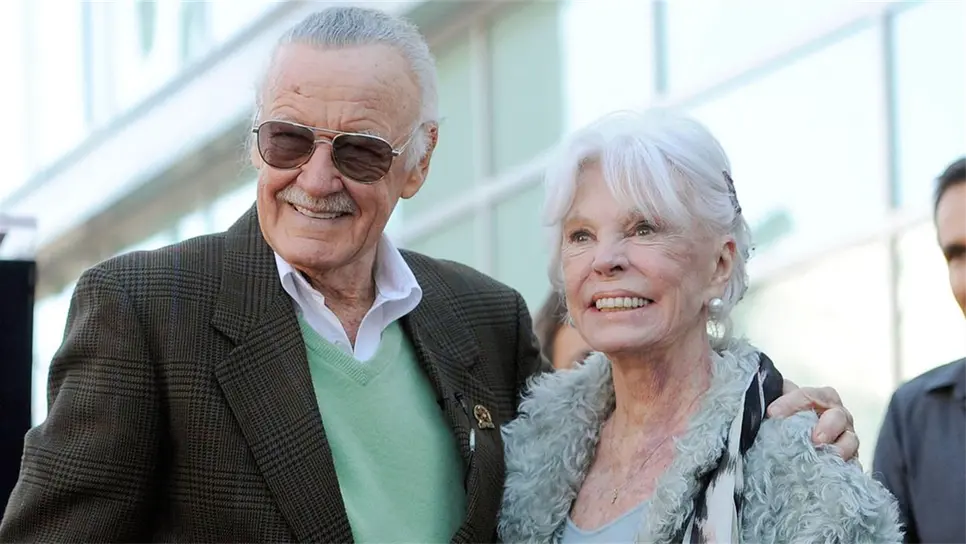 Joan Lee, esposa del historietista Stan Lee, fallece a los 95 años