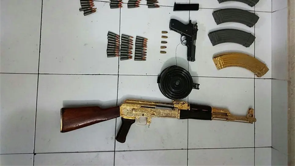 Aseguran Cuerno de Chivo chapeado en oro en Juan José Ríos