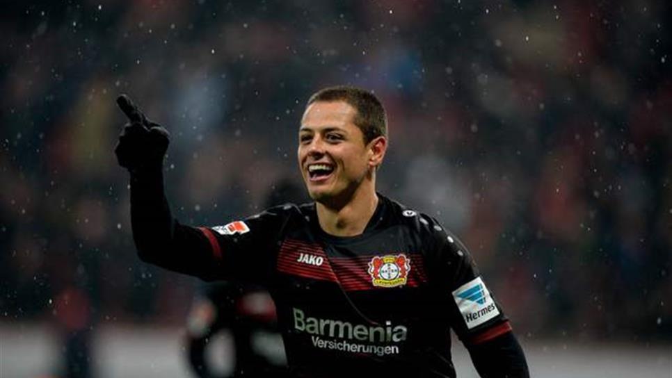 Reportan acuerdo entre Chicharito y West Ham para su traspaso