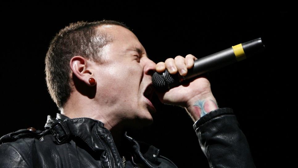 Se suicida Chester Bennington, vocalista de Linkin Park