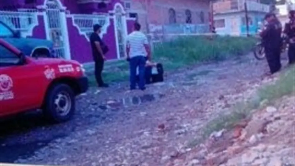 Muere un menor al caer de azotea cuando volaba un papalote