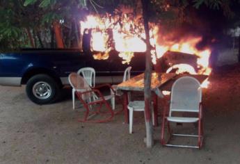 Se incendia camioneta en Alhuey