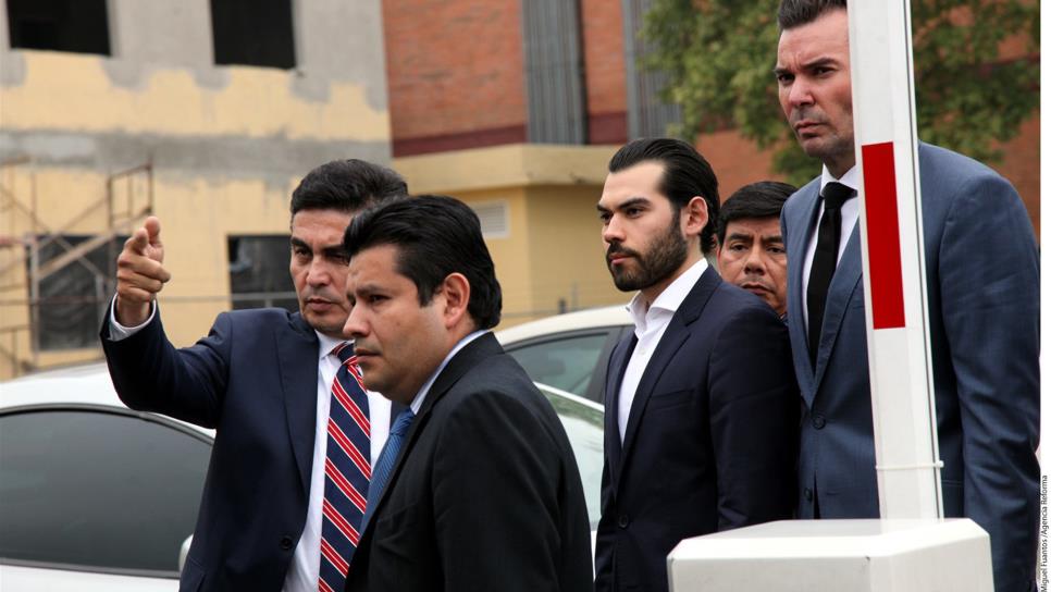 Sale de la cárcel hijo del exgobernador de Sonora, Guillermo Padrés