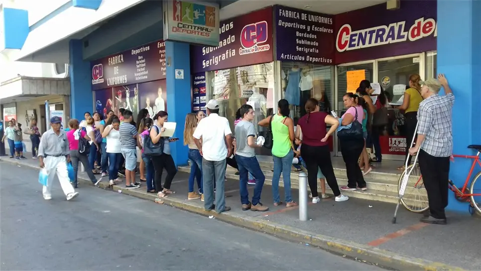 Sistema en centros de canje de uniformes funciona a la perfección