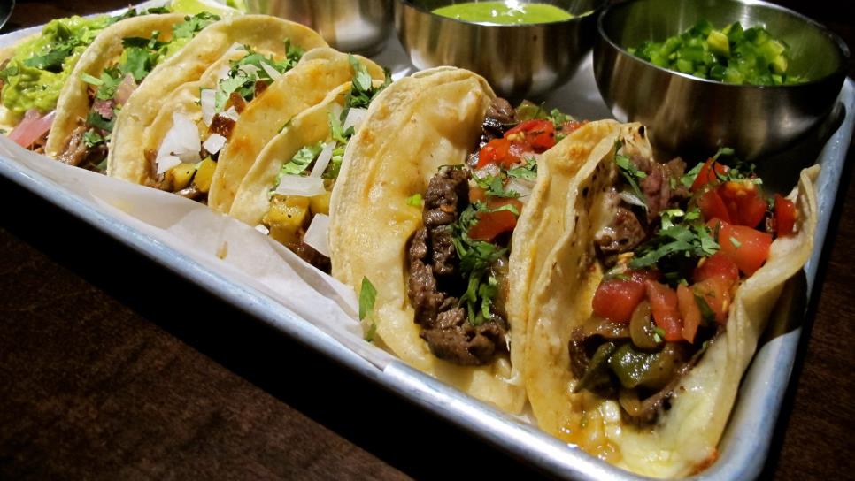 Tacos, la comida preferida de los mexicanos fuera de casa