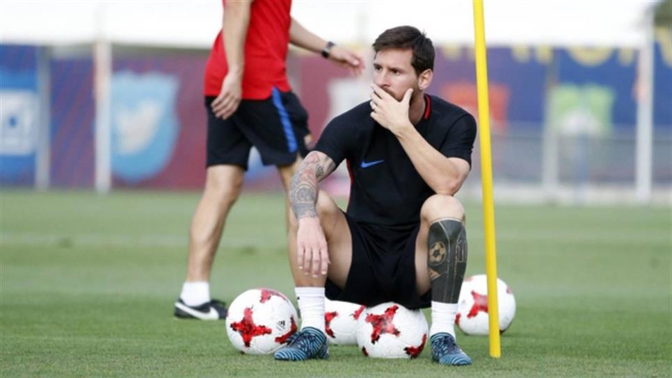 Lionel Messi sin firmar con Barcelona