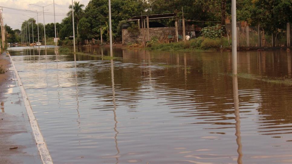 Tromba causa inundaciones en Higuera de Zaragoza