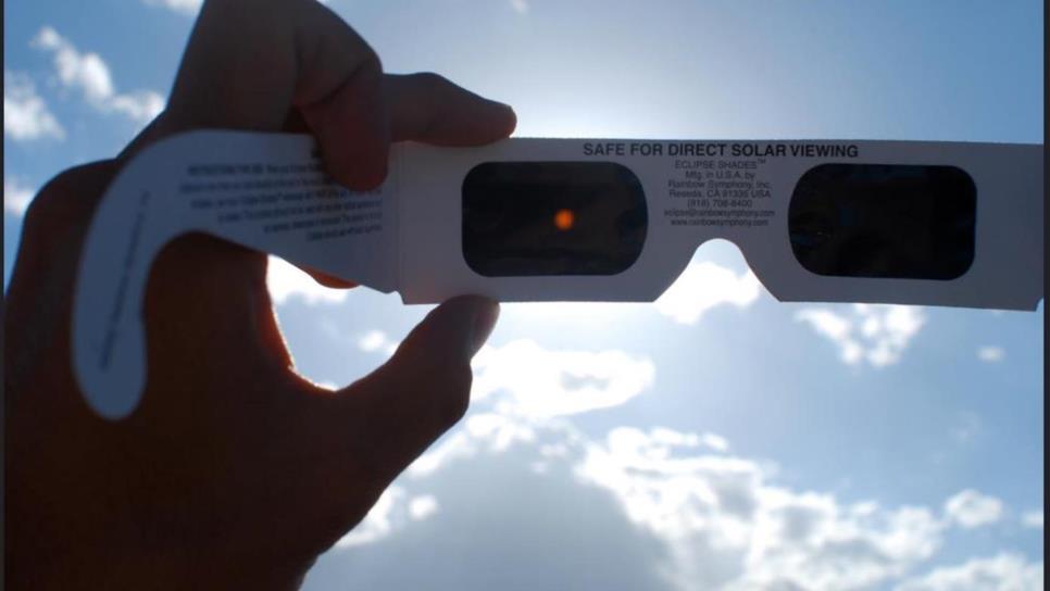 Usar gafas de sol para ver eclipse ocasionaría ceguera irreversible