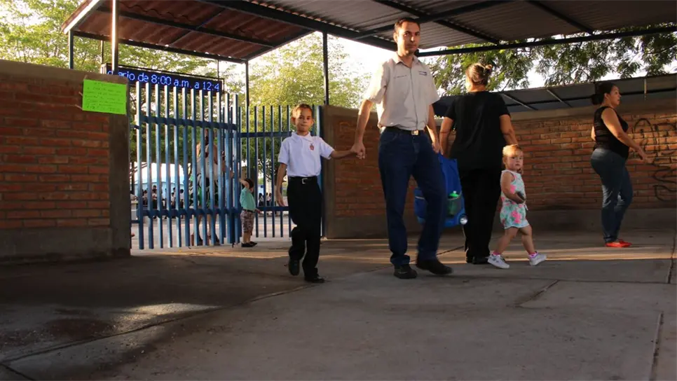 Eclipse generó ausentismo mínimo en escuelas de Sinaloa: SEPyC