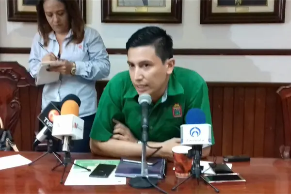 Irregulares alrededor de 400 espectaculares en Culiacán Irregulares alrededor de 400 espectaculares en Culiacán