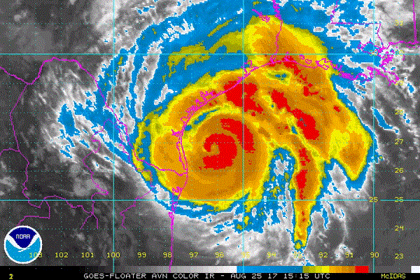 Harvey llega a Texas como huracán categoría 4