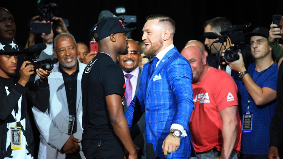 Mayweather y McGregor se enfrentan en pelea que promete emociones