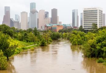 Tormenta Harvey amenaza también inundar Nueva Orleans