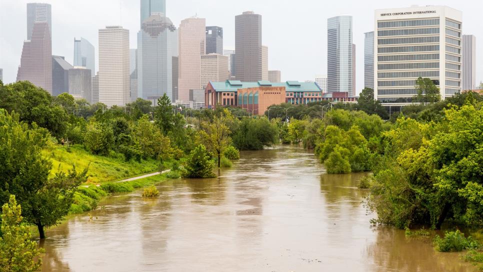 Tormenta Harvey amenaza también inundar Nueva Orleans