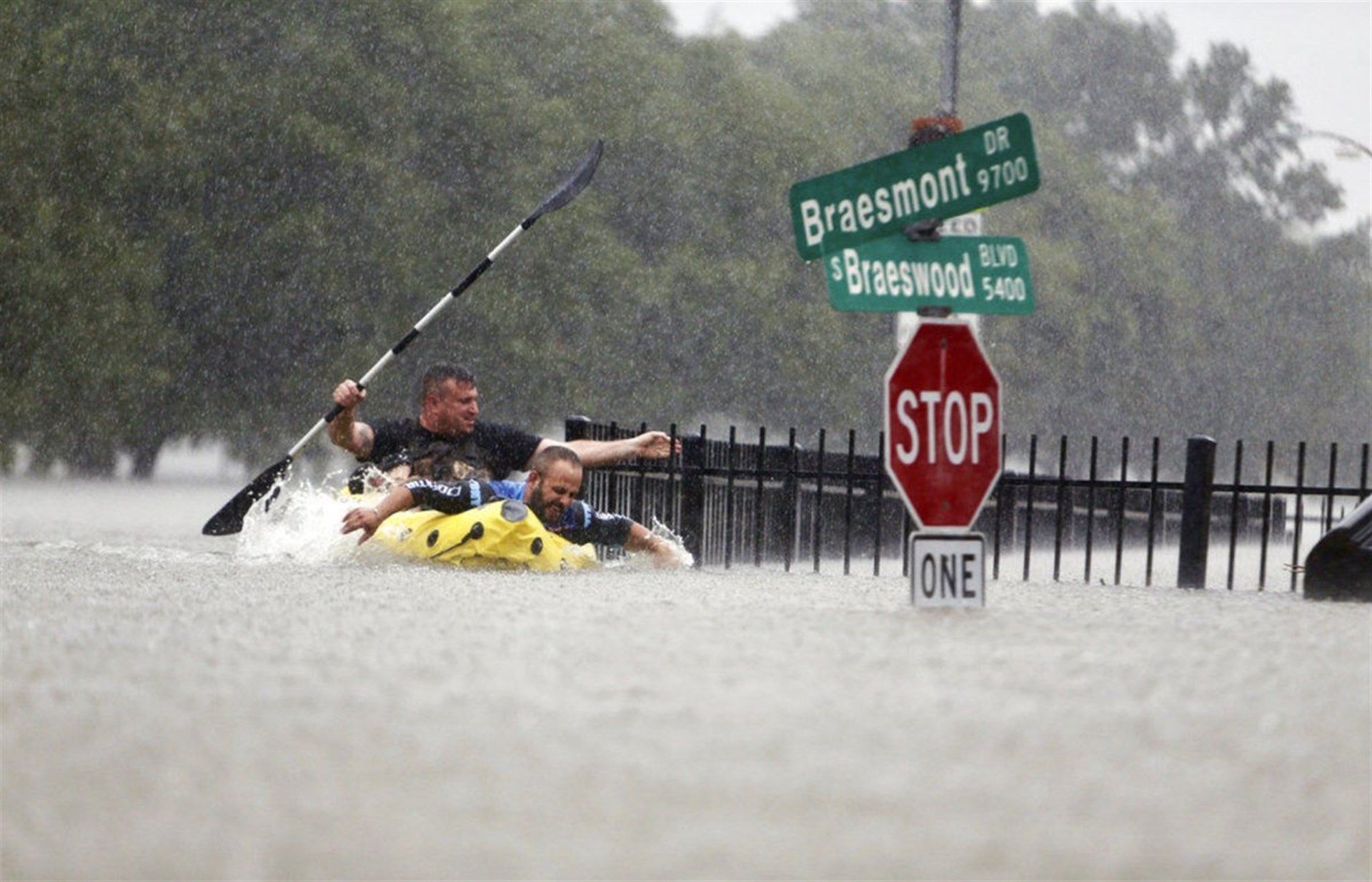 Harvey permanecería hasta el miércoles sobre Texas: Rosengaus