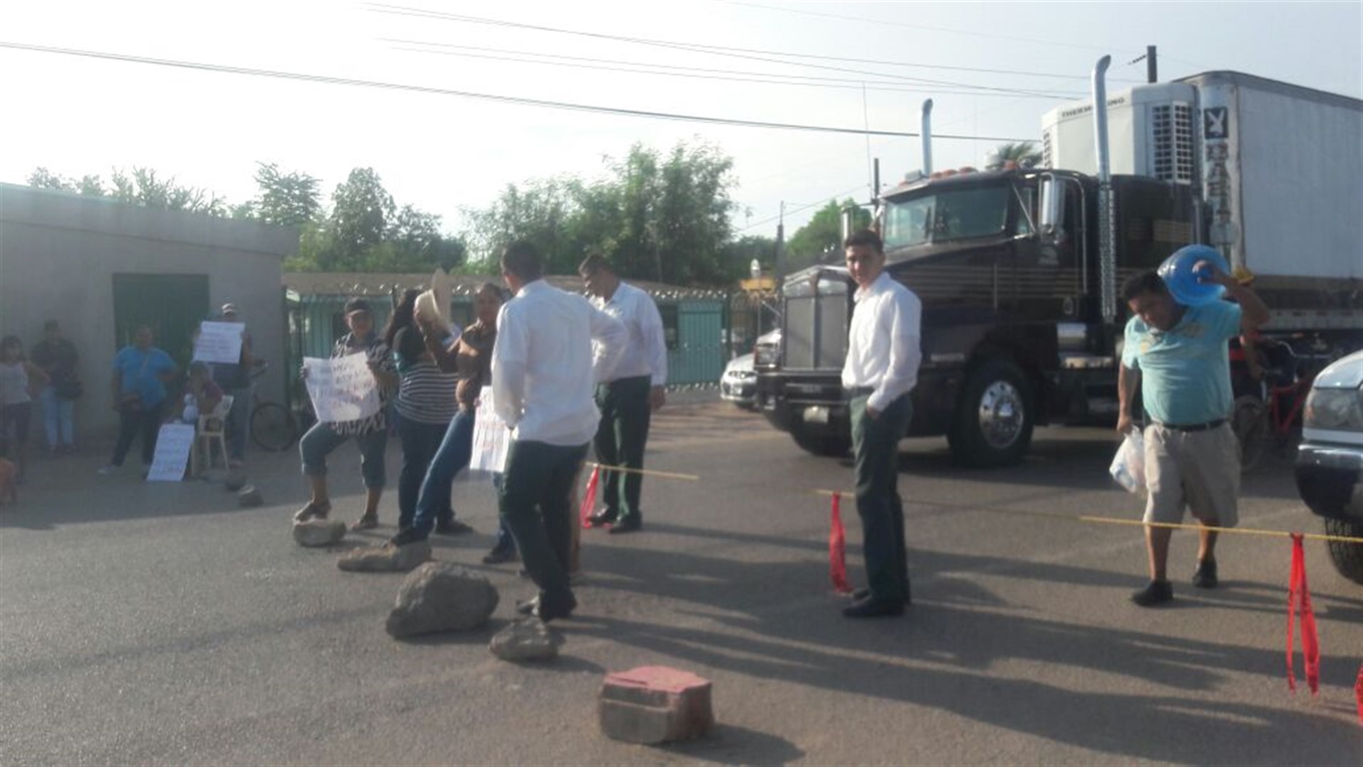 En días pasados los padres de familia bloquearon la carretera Los Mochis- San Blas.