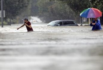 Suman 50 muertos tras el paso del huracán Harvey por EU