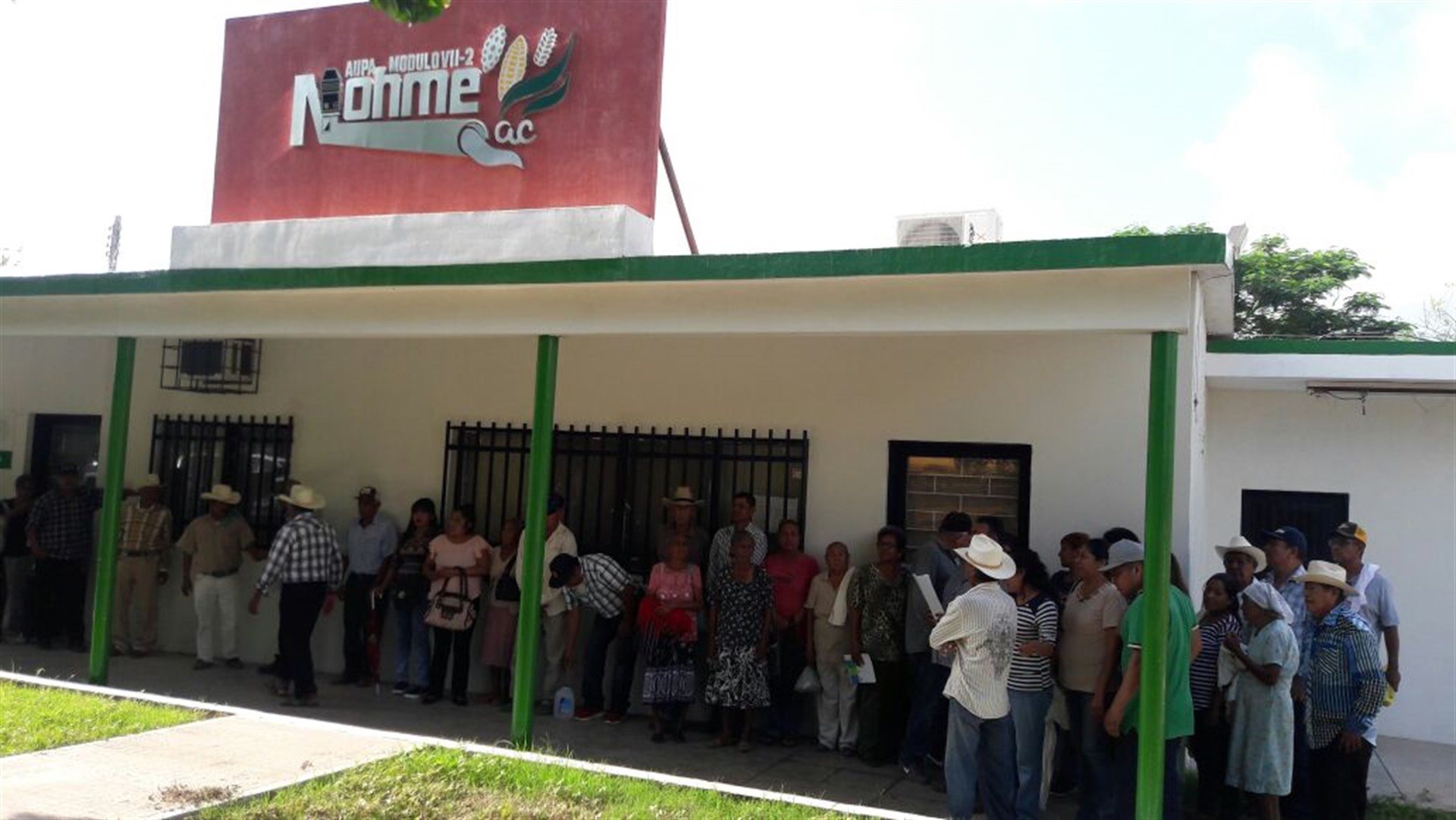 Bloquean ejidatarios de El Pochotal oficinas del Módulo Nohme