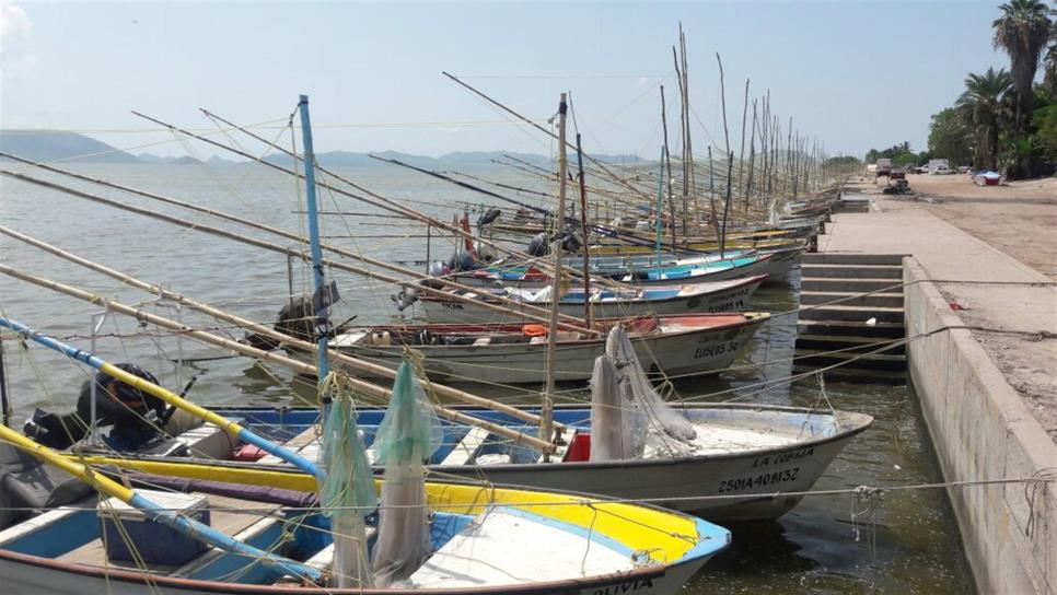 Pescadores permanecen expectantes a la tormenta Norma