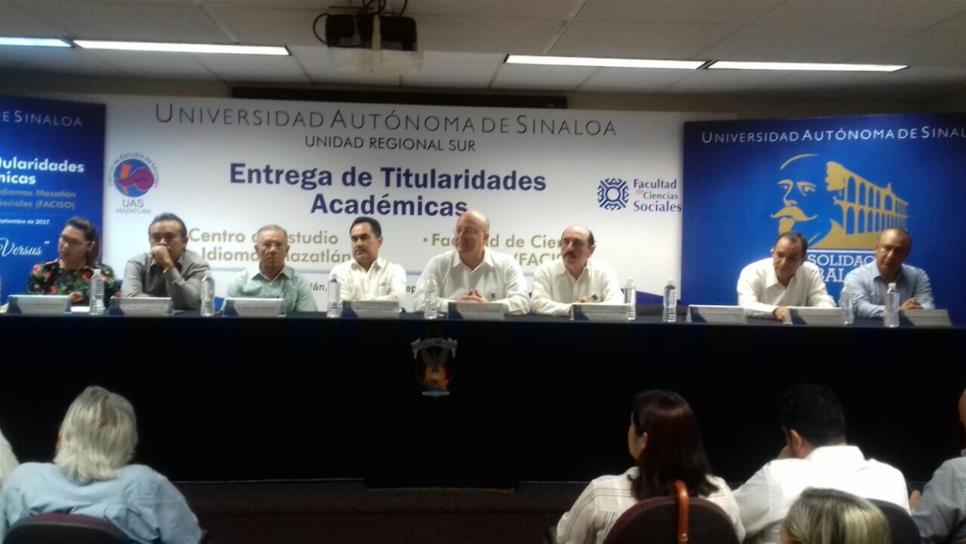 Oficializa Rector titularidades de Idiomas y Faciso de Mazatlán