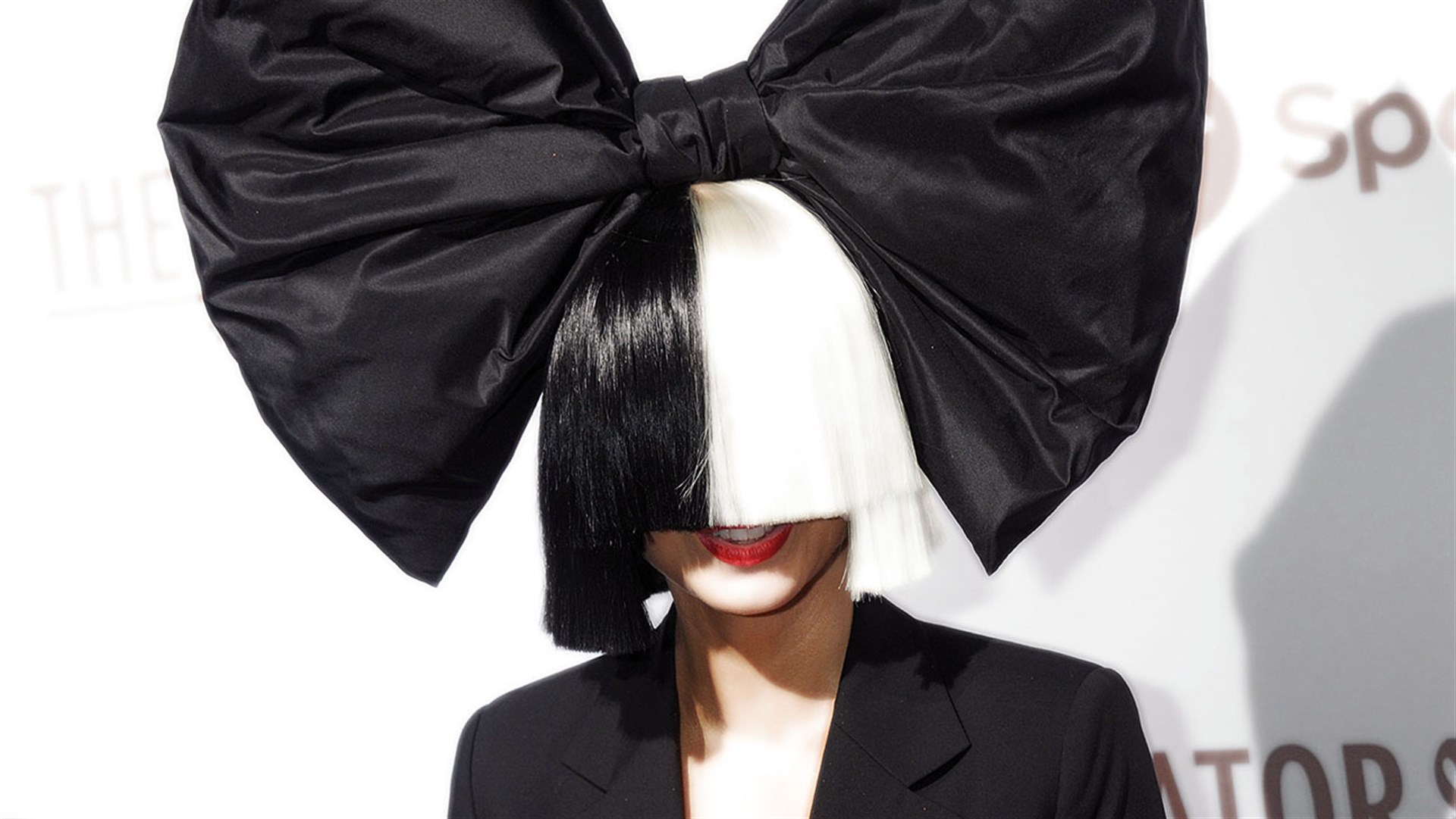 Sia canta Rainbow en banda sonora de My little pony: La película