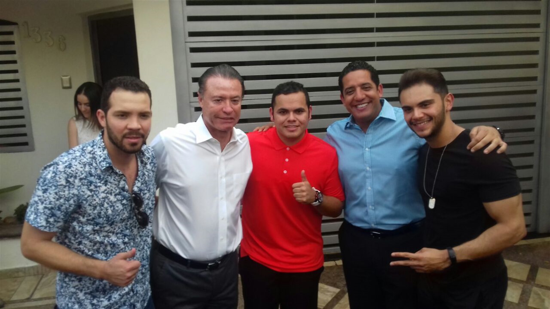 Se unen cantantes gruperos para apoyar a damnificados