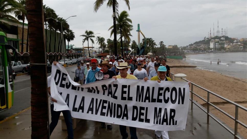 ¡Dejen en paz el Malecón!, exigen mazatlecos