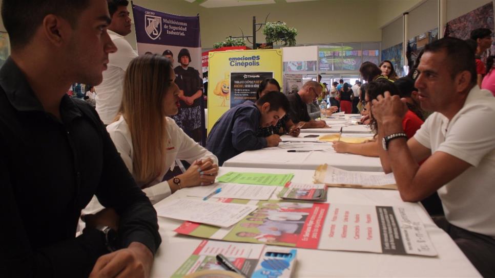 Supera expectativas tercera feria del empleo en Los Mochis