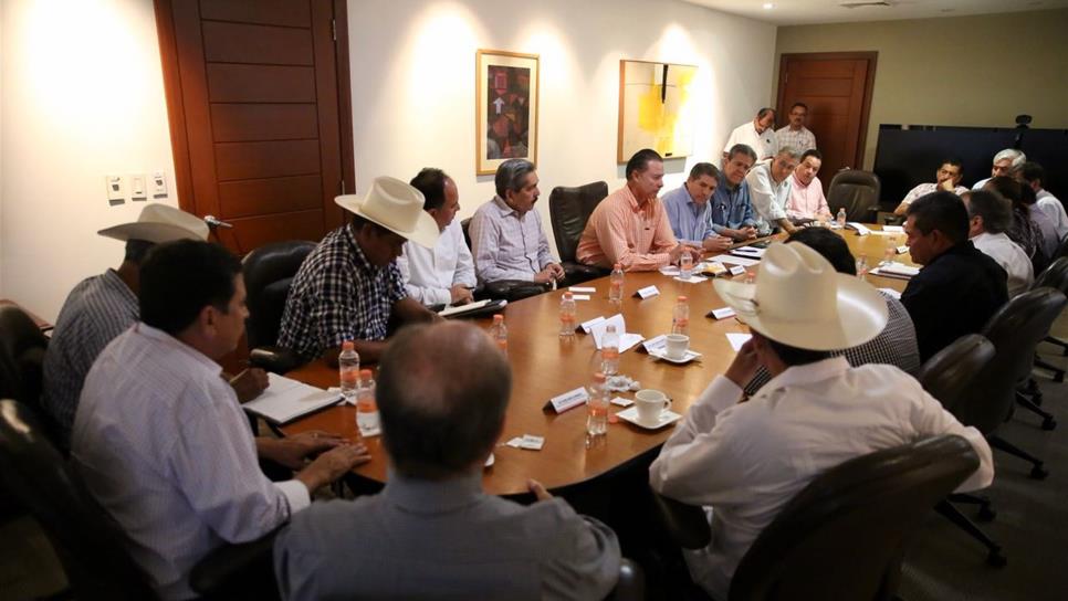 Se compromete Quirino a agilizar pagos a productores