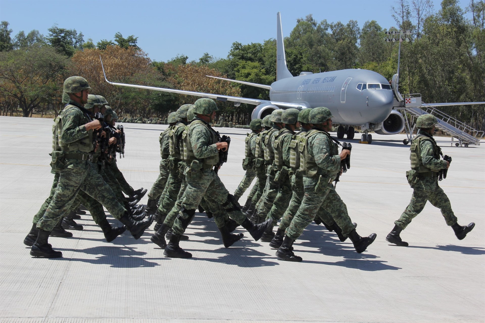Pretende crear batallón de ingenieros de combate en Playa Espíritu