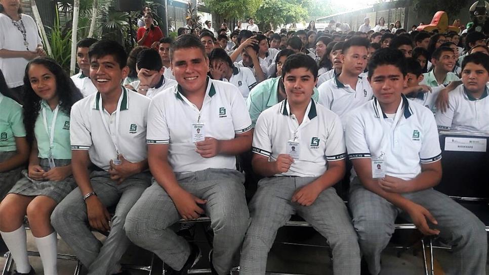 Estudiantes de Cobaes recibirán tarjeta de beneficios